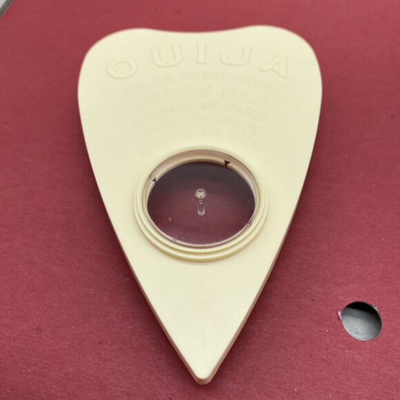 Ouija Board 'Mystifying Oracle' Game (Parker Brothers, 1992) Model CB00600 - Picture 11 of 14